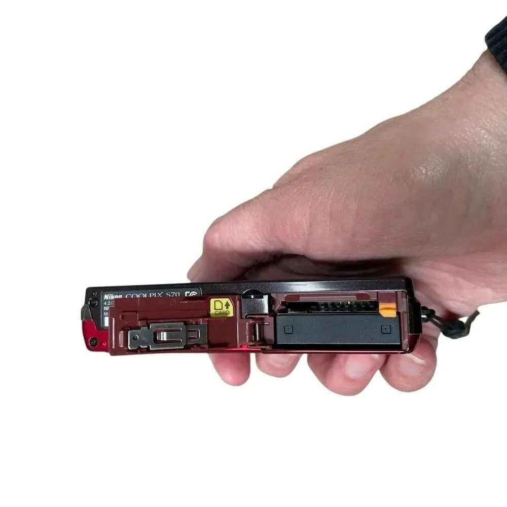 Nikon Coolpix S70 12.1 MP Red Digital Camera Bundle Case 8gb SD & Charger‎ Works